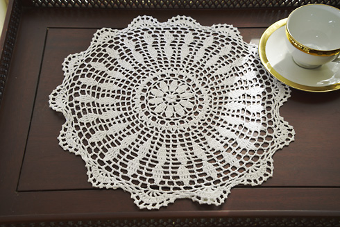 crochet round doily. 14" round. white color. 4 pieces pack